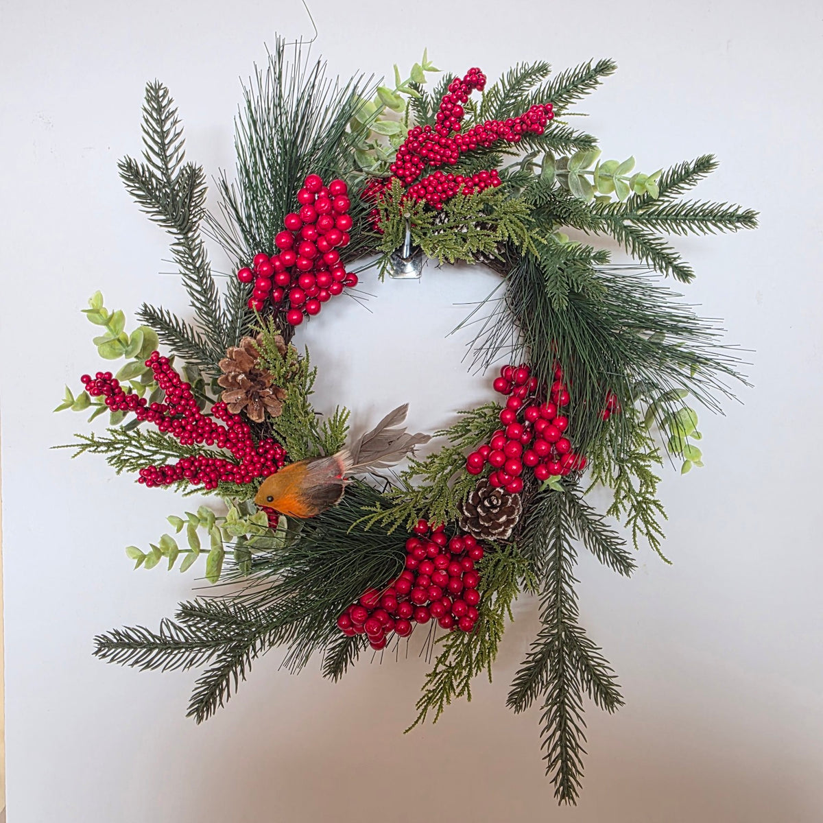 40cm Christmas Robin and Red Berry Wreath